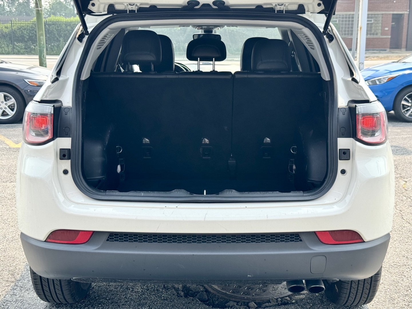 2018 WHITE Jeep Compass Sport FWD (3C4NJCBB4JT) with an 2.4L L4 DOHC 16V engine, located at 7600 S Western Ave., Chicago, IL, 60620, (773) 918-3980, 0.000000, 0.000000- Photo#4