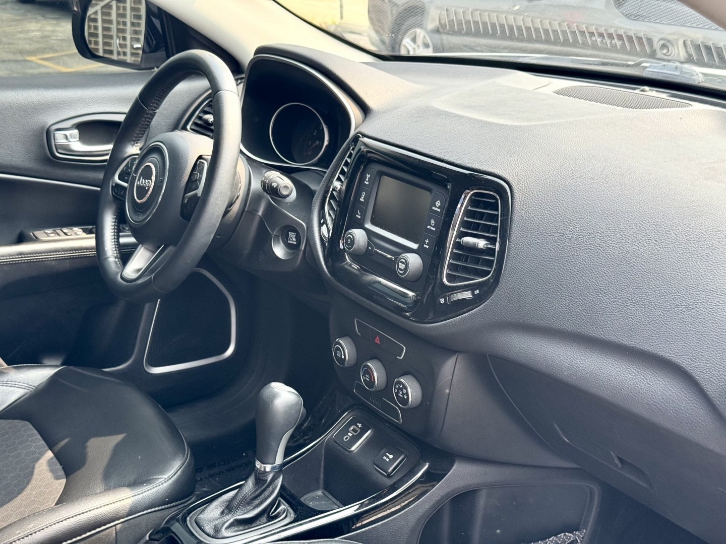 2018 WHITE Jeep Compass Sport FWD (3C4NJCBB4JT) with an 2.4L L4 DOHC 16V engine, located at 7600 S Western Ave., Chicago, IL, 60620, (773) 918-3980, 0.000000, 0.000000- Photo#10