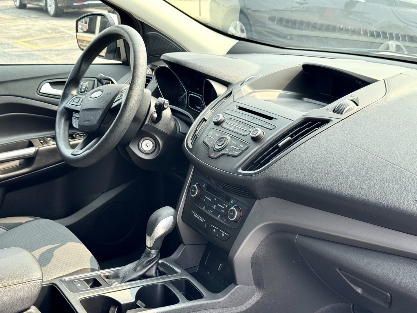 2018 GOLD Ford Escape SE FWD (1FMCU0GD4JU) with an 1.5L L4 DOHC 16V engine, 6A transmission, located at 7600 S Western Ave., Chicago, IL, 60620, (773) 918-3980, 0.000000, 0.000000- Photo#11