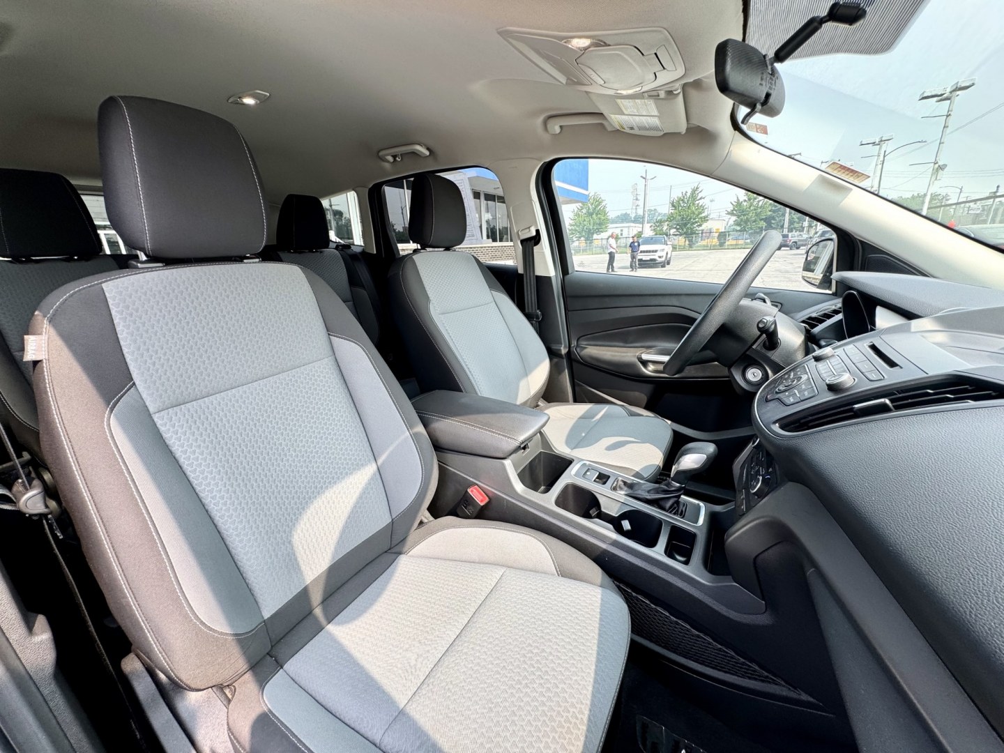 2018 GOLD Ford Escape SE FWD (1FMCU0GD4JU) with an 1.5L L4 DOHC 16V engine, 6A transmission, located at 7600 S Western Ave., Chicago, IL, 60620, (773) 918-3980, 0.000000, 0.000000- Photo#12