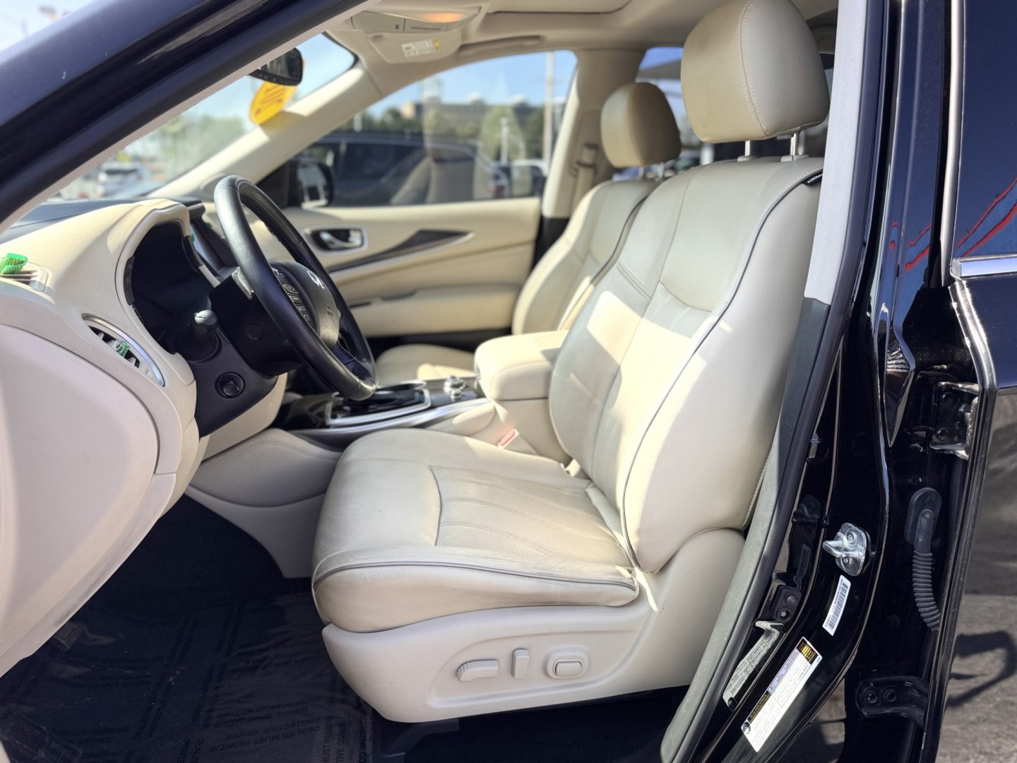 2018 BLACK Infiniti QX60 Base FWD (5N1DL0MNXJC) with an 3.5L V6 DOHC 24V engine, CVT transmission, located at 7600 S Western Ave., Chicago, IL, 60620, (773) 918-3980, 0.000000, 0.000000- Photo#7