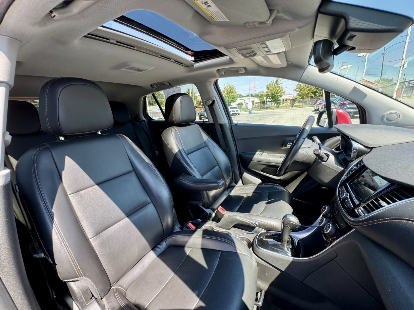 2018 RED Chevrolet Trax Premier AWD (3GNCJRSB6JL) with an 1.4L L4 DOHC 16V engine, 6A transmission, located at 7600 S Western Ave., Chicago, IL, 60620, (773) 918-3980, 0.000000, 0.000000- Photo#12