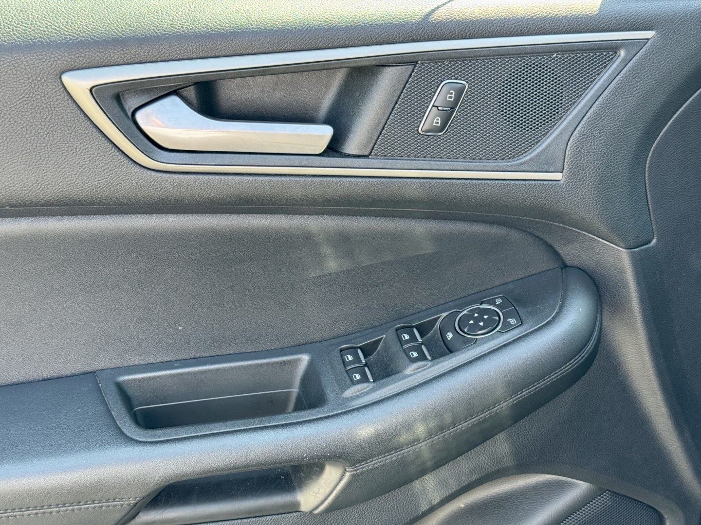 2021 BLACK Ford Edge SEL FWD (2FMPK3J97MB) with an 2.0L L4 DOHC 16V engine, 6A transmission, located at 7600 S Western Ave., Chicago, IL, 60620, (773) 918-3980, 0.000000, 0.000000- Photo#6