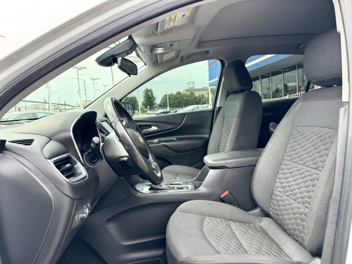 2020 WHITE Chevrolet Equinox LT AWD (3GNAXUEV0LS) with an 1.5L L4 DOHC 16V TURBO engine, 6A transmission, located at 7600 S Western Ave., Chicago, IL, 60620, (773) 918-3980, 0.000000, 0.000000- Photo#7