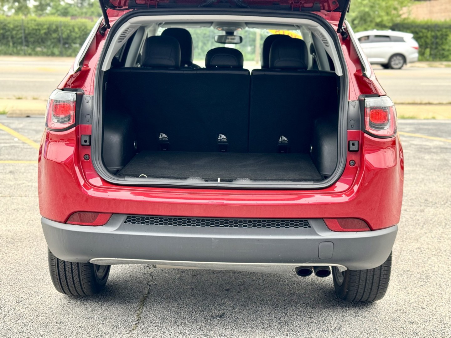 2018 RED Jeep Compass Limited 4WD (3C4NJDCB4JT) with an 2.4L L4 DOHC 16V engine, CVT transmission, located at 7600 S Western Ave., Chicago, IL, 60620, (773) 918-3980, 0.000000, 0.000000- Photo#4
