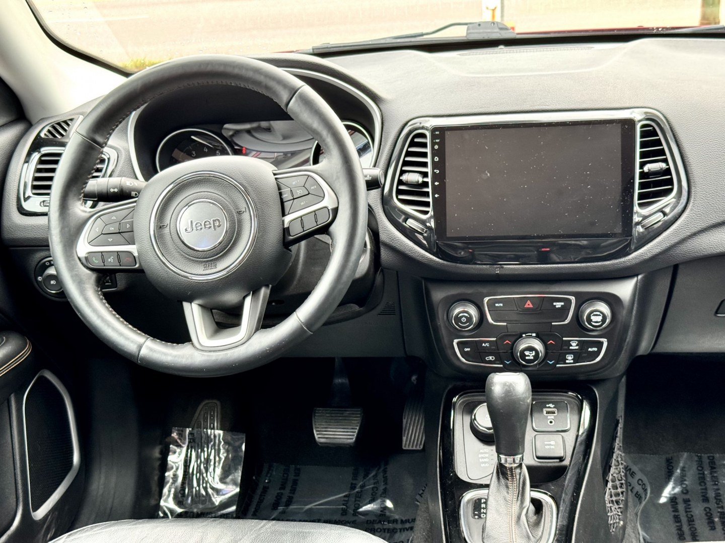 2018 RED Jeep Compass Limited 4WD (3C4NJDCB4JT) with an 2.4L L4 DOHC 16V engine, CVT transmission, located at 7600 S Western Ave., Chicago, IL, 60620, (773) 918-3980, 0.000000, 0.000000- Photo#9