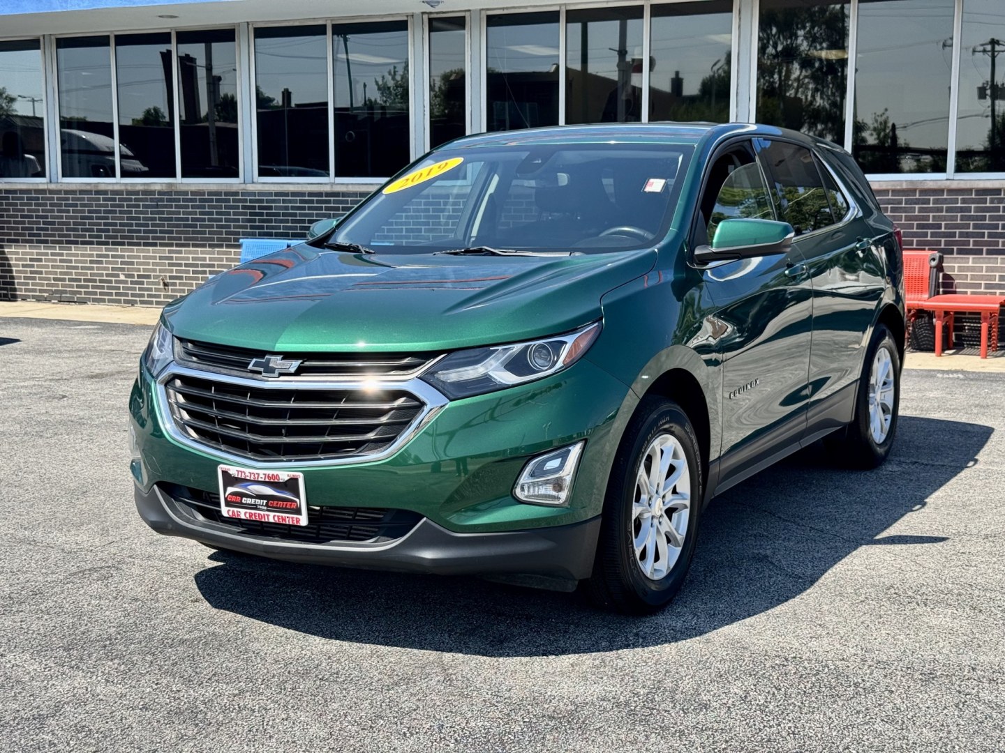 2019 GREEN Chevrolet Equinox LT 2WD (2GNAXJEV7K6) with an 1.5L L4 DIR DOHC 16V TURBO engine, 6A transmission, located at 7600 S Western Ave., Chicago, IL, 60620, (773) 918-3980, 0.000000, 0.000000- Photo#2