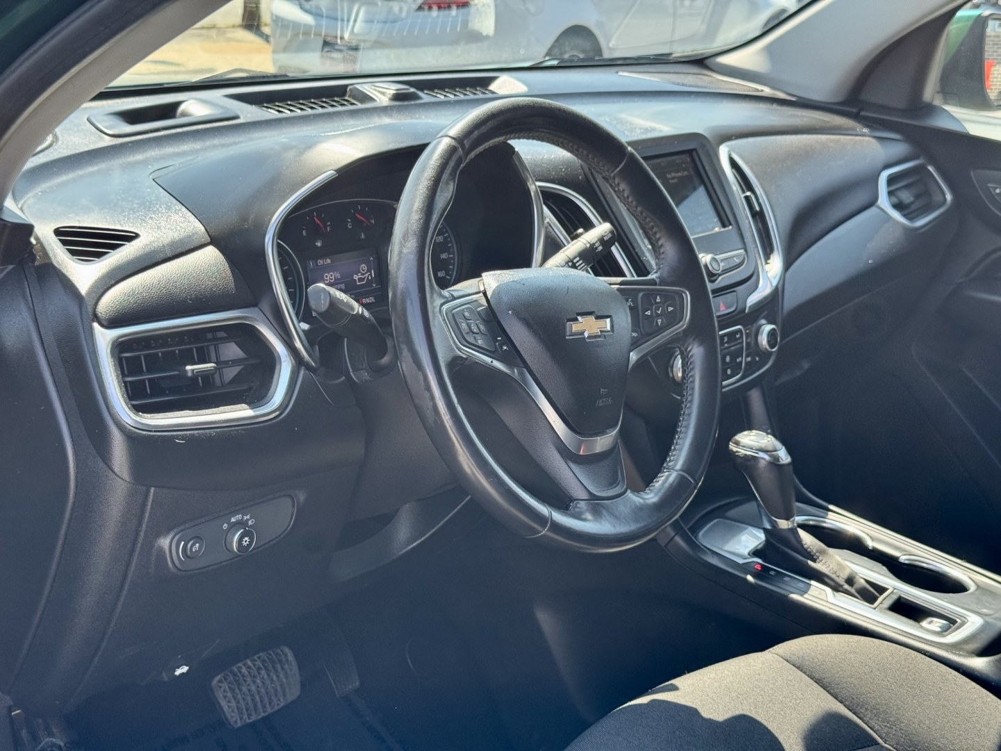 2019 GREEN Chevrolet Equinox LT 2WD (2GNAXJEV7K6) with an 1.5L L4 DIR DOHC 16V TURBO engine, 6A transmission, located at 7600 S Western Ave., Chicago, IL, 60620, (773) 918-3980, 0.000000, 0.000000- Photo#5