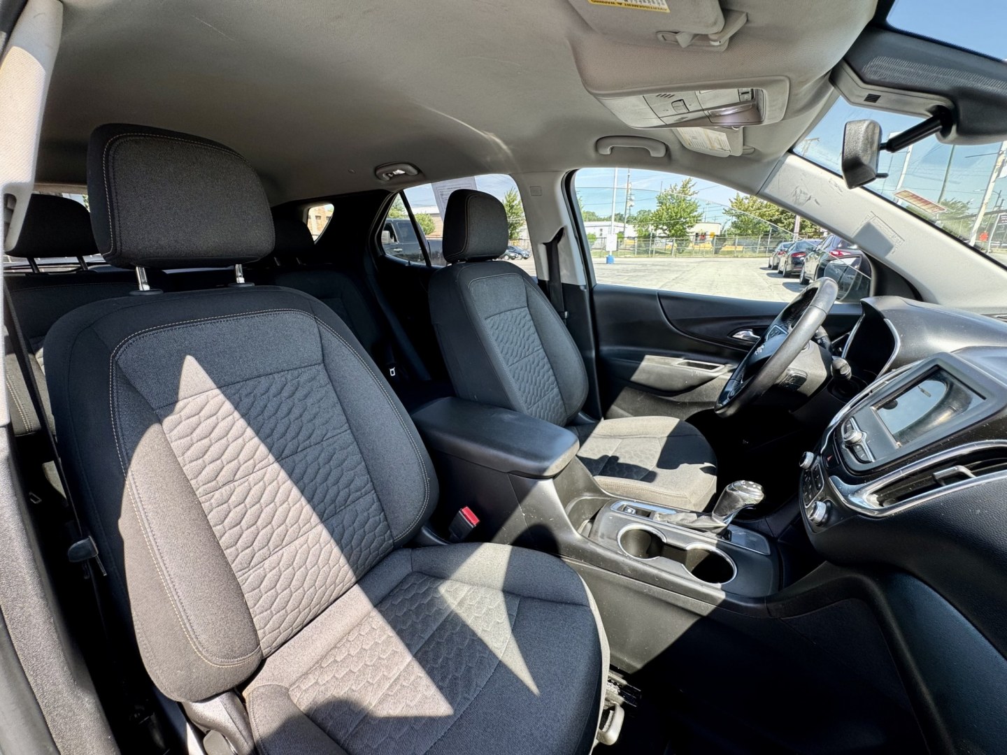 2019 GREEN Chevrolet Equinox LT 2WD (2GNAXJEV7K6) with an 1.5L L4 DIR DOHC 16V TURBO engine, 6A transmission, located at 7600 S Western Ave., Chicago, IL, 60620, (773) 918-3980, 0.000000, 0.000000- Photo#11