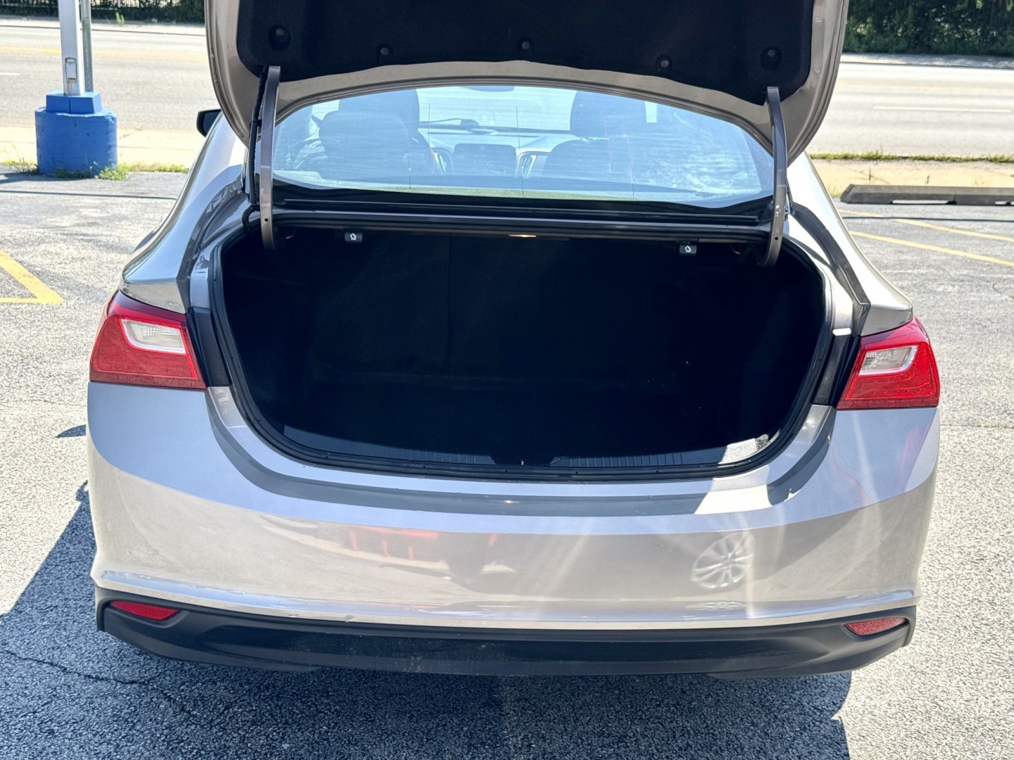 2023 GRAY Chevrolet Malibu 1LT (1G1ZD5ST0PF) with an 1.5L L4 DOHC 16V engine, 6A transmission, located at 7600 S Western Ave., Chicago, IL, 60620, (773) 918-3980, 0.000000, 0.000000- Photo#3
