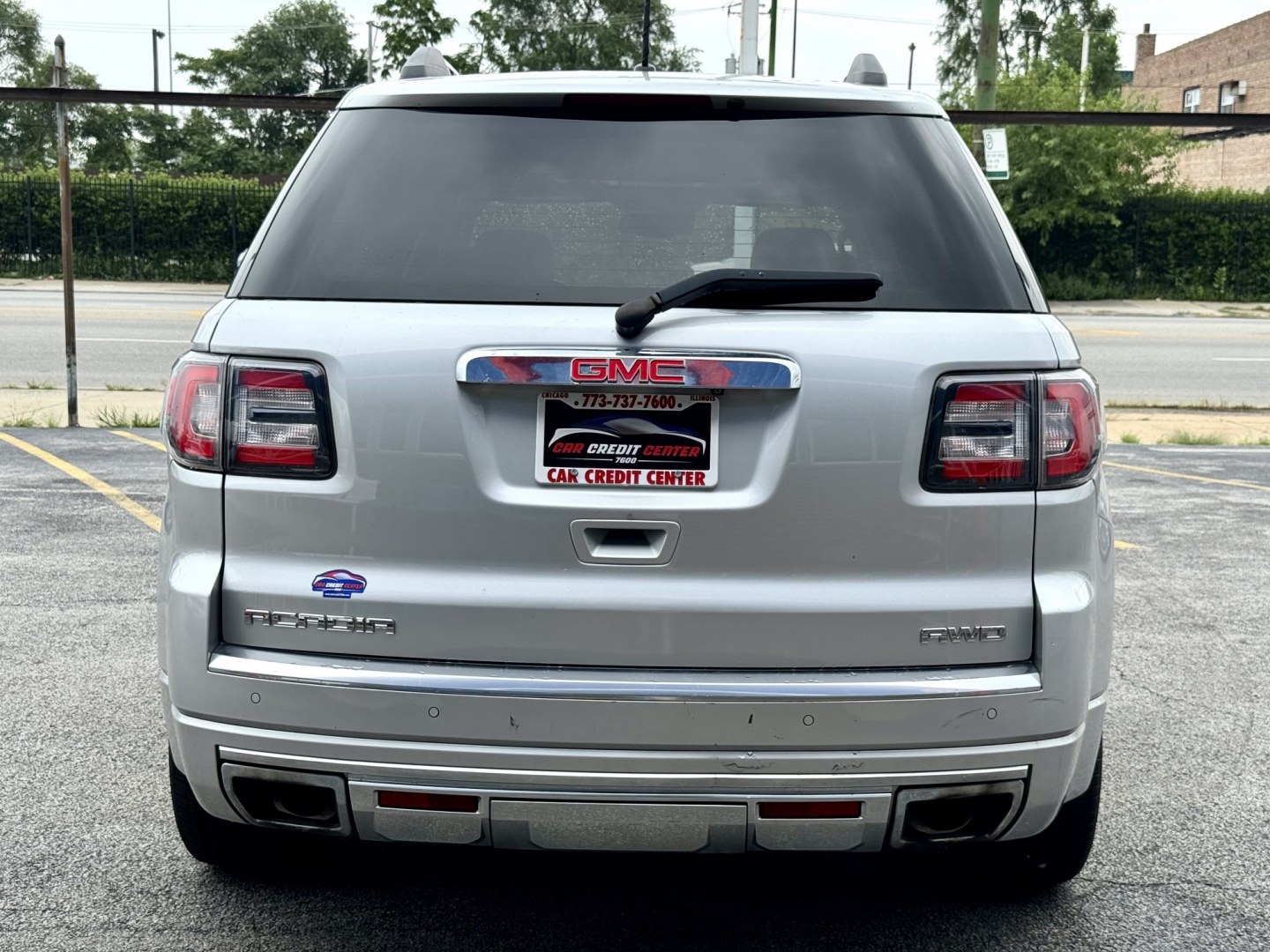 2015 SILVER GMC Acadia Denali AWD (1GKKVTKD4FJ) with an 3.6L V6 DOHC 24V engine, 6A transmission, located at 7600 S Western Ave., Chicago, IL, 60620, (773) 918-3980, 0.000000, 0.000000- Photo#3