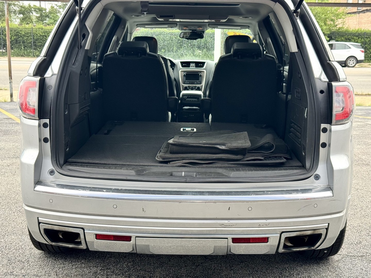 2015 SILVER GMC Acadia Denali AWD (1GKKVTKD4FJ) with an 3.6L V6 DOHC 24V engine, 6A transmission, located at 7600 S Western Ave., Chicago, IL, 60620, (773) 918-3980, 0.000000, 0.000000- Photo#4