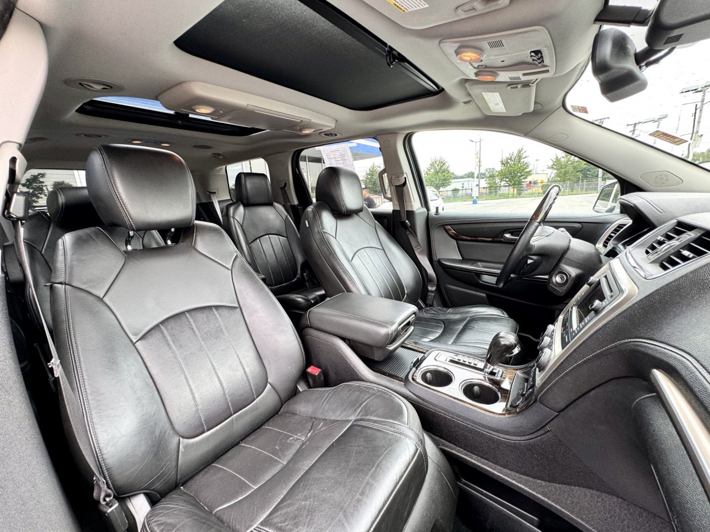 2015 SILVER GMC Acadia Denali AWD (1GKKVTKD4FJ) with an 3.6L V6 DOHC 24V engine, 6A transmission, located at 7600 S Western Ave., Chicago, IL, 60620, (773) 918-3980, 0.000000, 0.000000- Photo#13