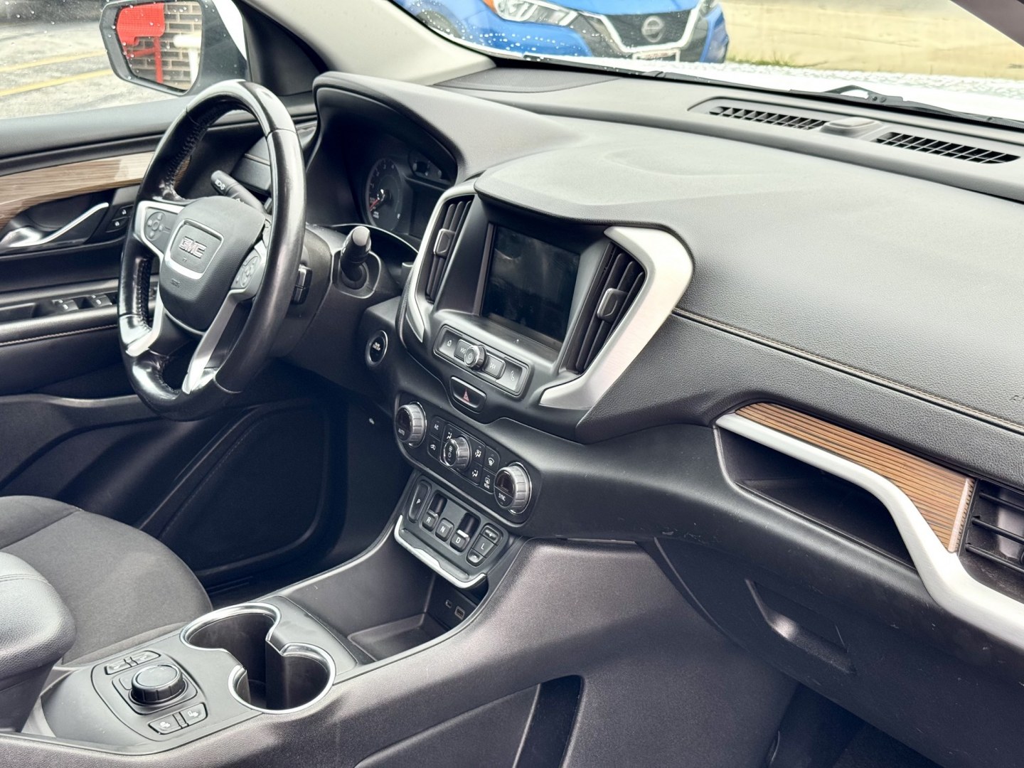 2018 WHITE GMC Terrain SLE (3GKALMEV4JL) with an 1.4L L4 DOHC 16V TURBO engine, 6A transmission, located at 7600 S Western Ave., Chicago, IL, 60620, (773) 918-3980, 0.000000, 0.000000- Photo#11