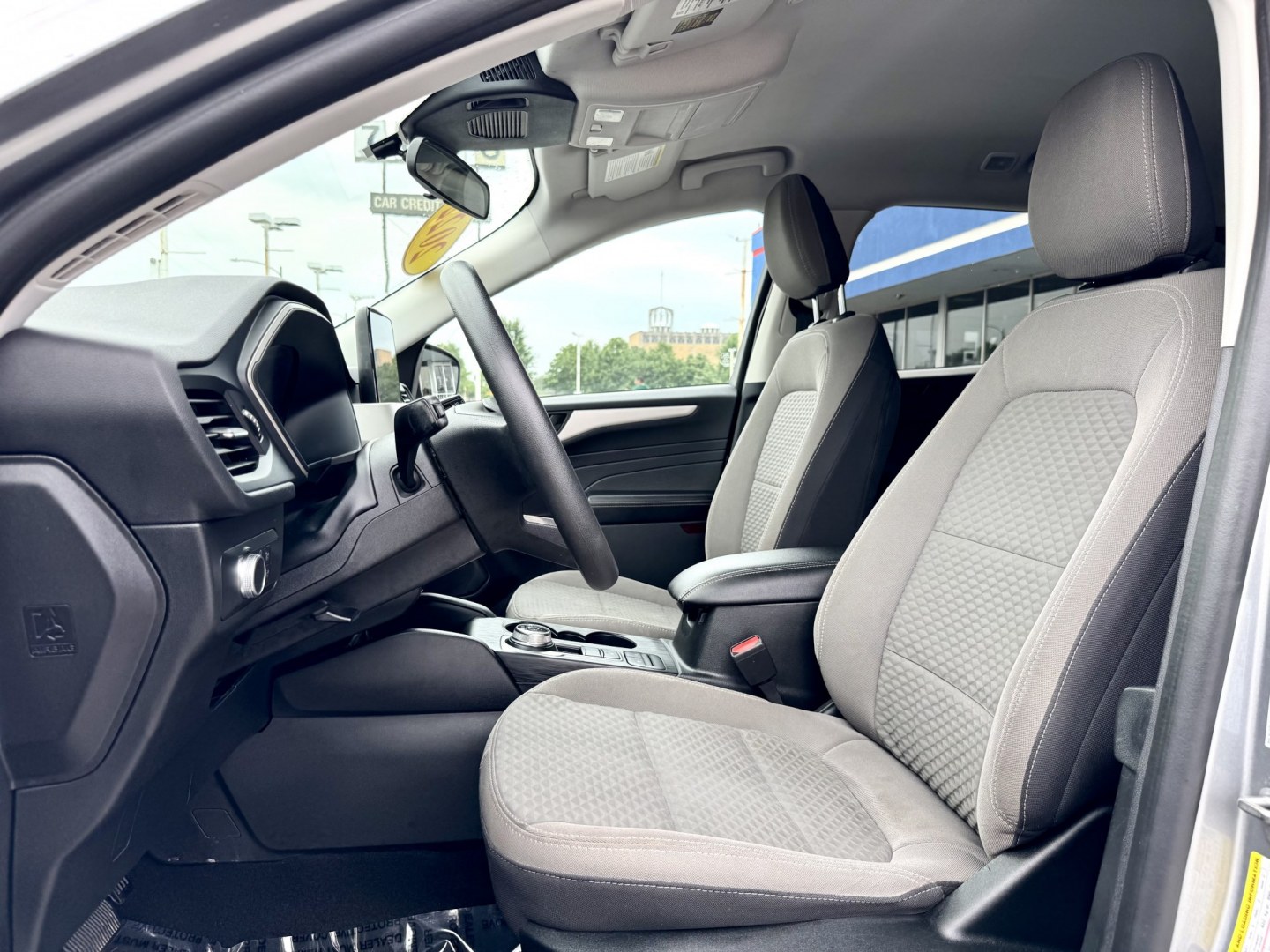 2022 SILVER Ford Escape SE (1FMCU0G67NU) with an 1.5L L3 engine, 6A transmission, located at 7600 S Western Ave., Chicago, IL, 60620, (773) 918-3980, 0.000000, 0.000000- Photo#7