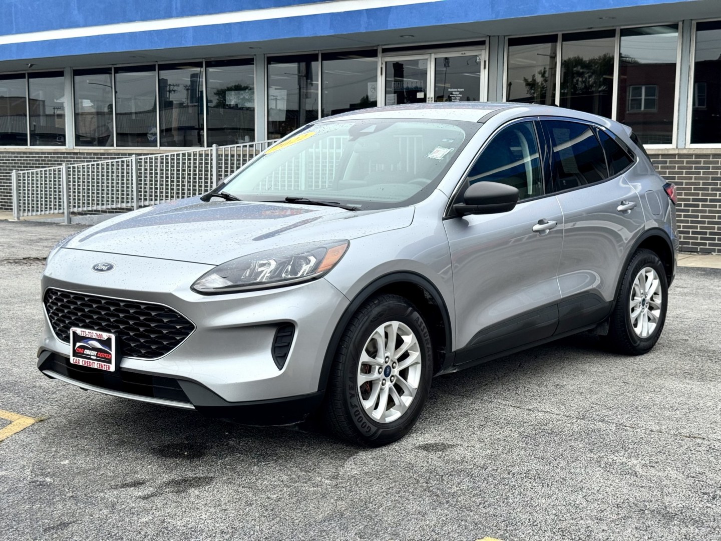 2022 SILVER Ford Escape SE (1FMCU0G67NU) with an 1.5L L3 engine, 6A transmission, located at 7600 S Western Ave., Chicago, IL, 60620, (773) 918-3980, 0.000000, 0.000000- Photo#2