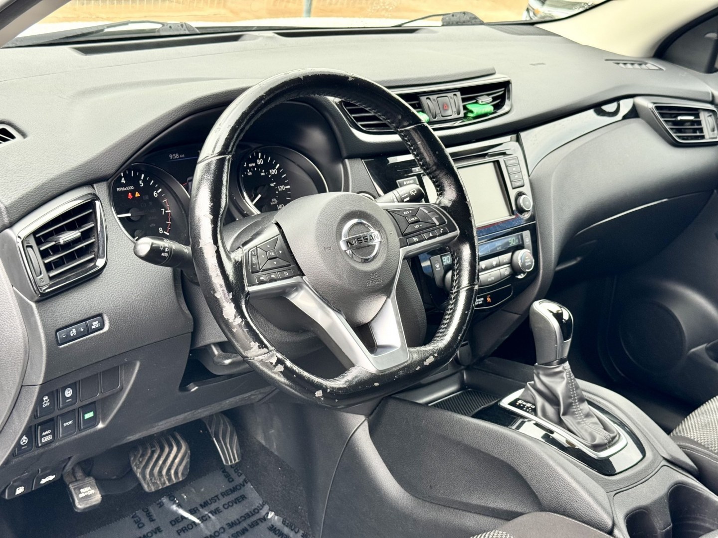 2020 WHITE Nissan Rogue Sport SL AWD (JN1BJ1CW1LW) with an 2.0L L4 DOHC 16V engine, CVT transmission, located at 7600 S Western Ave., Chicago, IL, 60620, (773) 918-3980, 0.000000, 0.000000- Photo#5