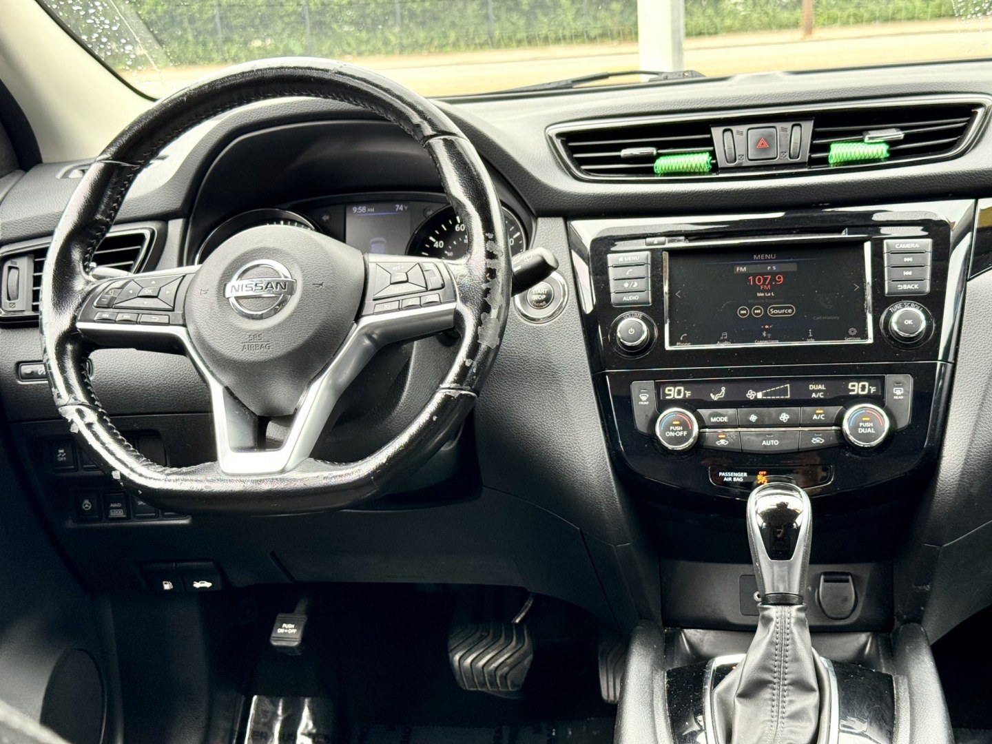 2020 WHITE Nissan Rogue Sport SL AWD (JN1BJ1CW1LW) with an 2.0L L4 DOHC 16V engine, CVT transmission, located at 7600 S Western Ave., Chicago, IL, 60620, (773) 918-3980, 0.000000, 0.000000- Photo#9