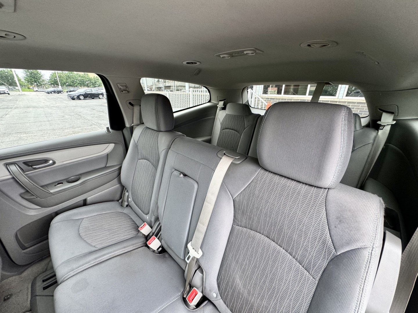 2017 BLUE Chevrolet Traverse LS FWD w/PDC (1GNKRFED1HJ) with an 3.6L V6 DOHC 24V engine, 6A transmission, located at 7600 S Western Ave., Chicago, IL, 60620, (773) 918-3980, 0.000000, 0.000000- Photo#9