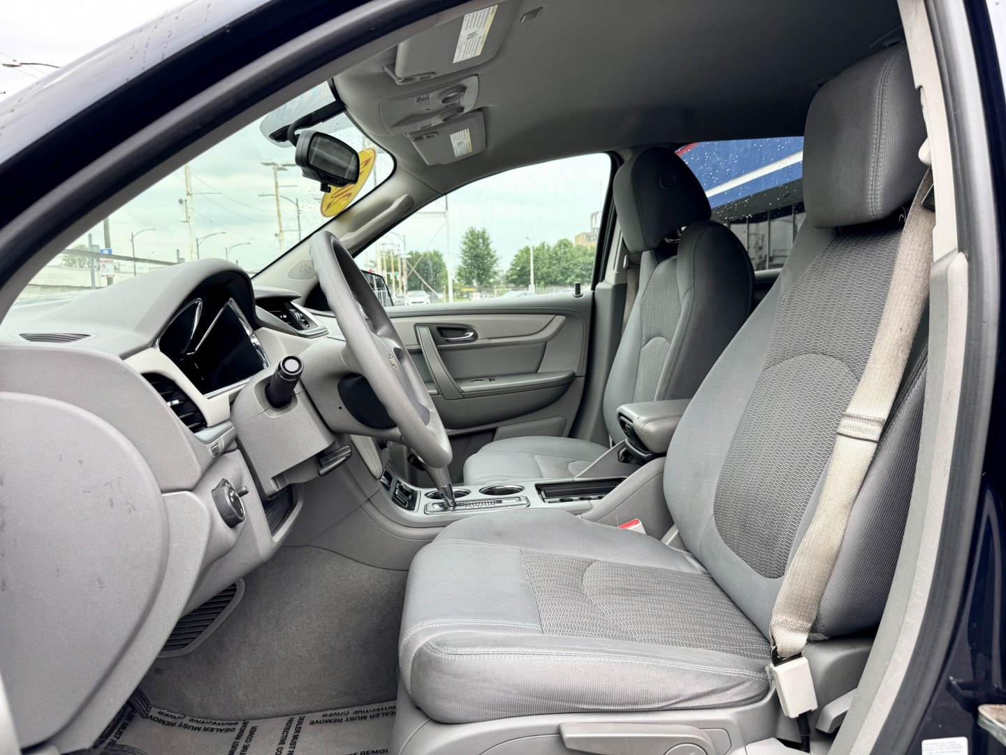 2017 BLUE Chevrolet Traverse LS FWD w/PDC (1GNKRFED1HJ) with an 3.6L V6 DOHC 24V engine, 6A transmission, located at 7600 S Western Ave., Chicago, IL, 60620, (773) 918-3980, 0.000000, 0.000000- Photo#7
