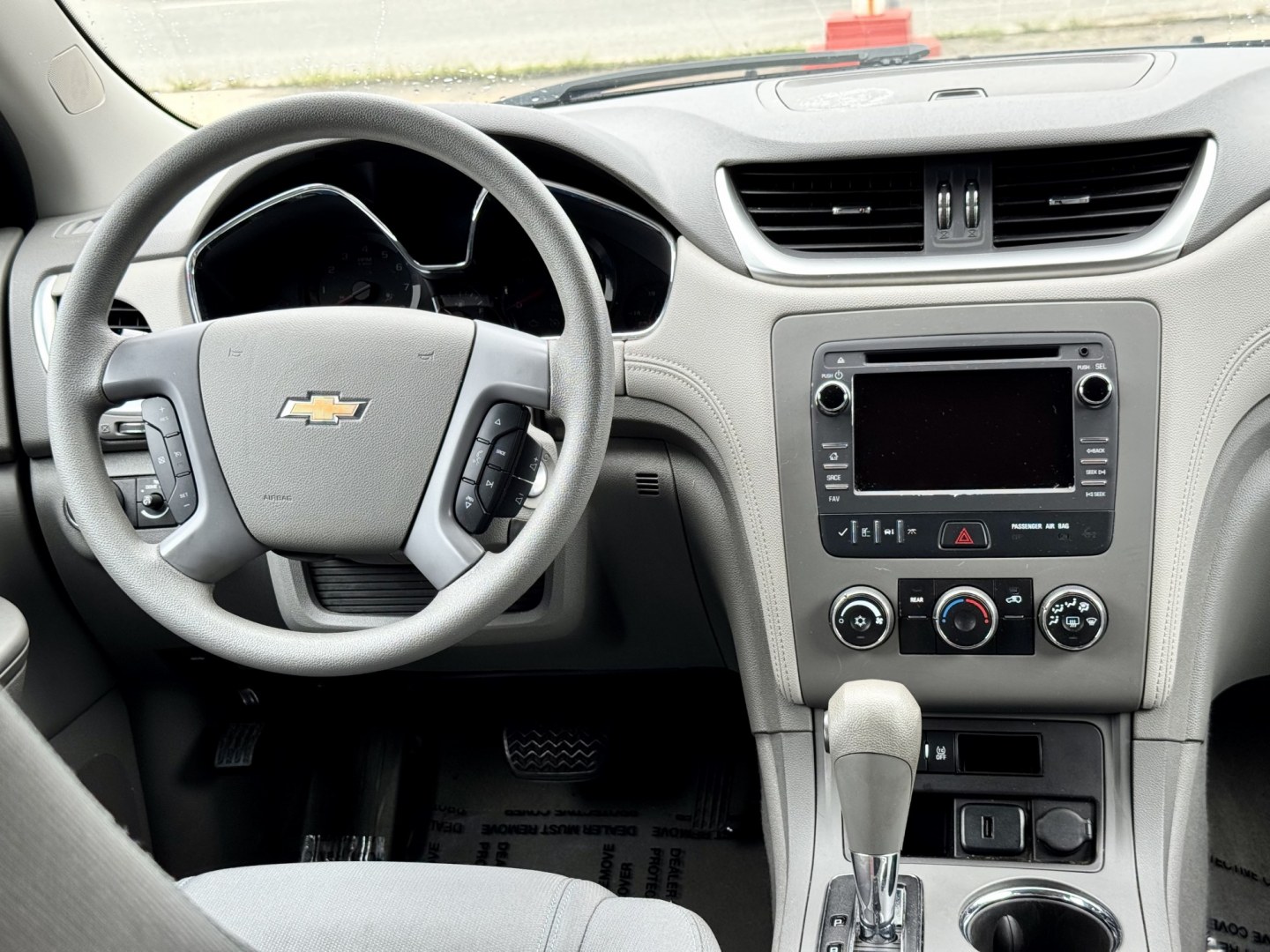 2017 BLUE Chevrolet Traverse LS FWD w/PDC (1GNKRFED1HJ) with an 3.6L V6 DOHC 24V engine, 6A transmission, located at 7600 S Western Ave., Chicago, IL, 60620, (773) 918-3980, 0.000000, 0.000000- Photo#10