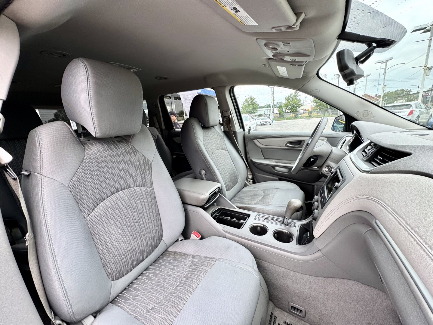 2017 BLUE Chevrolet Traverse LS FWD w/PDC (1GNKRFED1HJ) with an 3.6L V6 DOHC 24V engine, 6A transmission, located at 7600 S Western Ave., Chicago, IL, 60620, (773) 918-3980, 0.000000, 0.000000- Photo#12