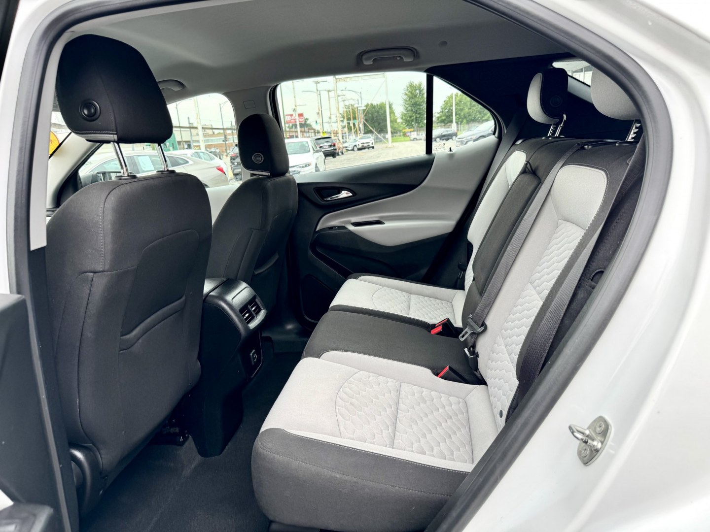 2019 WHITE Chevrolet Equinox LS 2WD (2GNAXHEVXK6) with an 1.5L L4 DIR DOHC 16V TURBO engine, 6A transmission, located at 7600 S Western Ave., Chicago, IL, 60620, (773) 918-3980, 0.000000, 0.000000- Photo#8