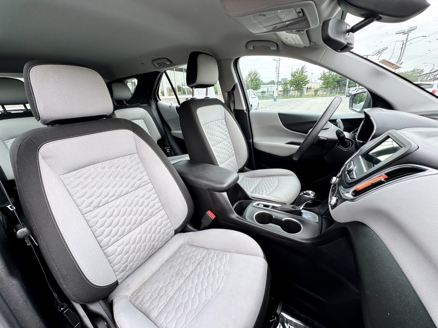 2019 WHITE Chevrolet Equinox LS 2WD (2GNAXHEVXK6) with an 1.5L L4 DIR DOHC 16V TURBO engine, 6A transmission, located at 7600 S Western Ave., Chicago, IL, 60620, (773) 918-3980, 0.000000, 0.000000- Photo#10
