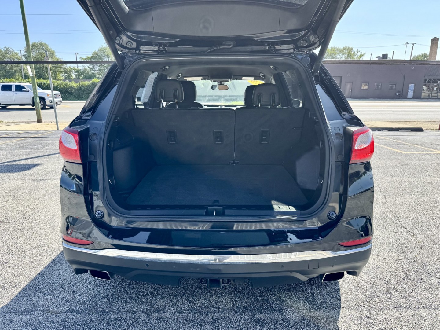 2020 BLACK Chevrolet Equinox Premier 2.0 2WD (2GNAXPEX9L6) with an 2.0L L4 DOHC 16V engine, 9A transmission, located at 7600 S Western Ave., Chicago, IL, 60620, (773) 918-3980, 0.000000, 0.000000- Photo#4