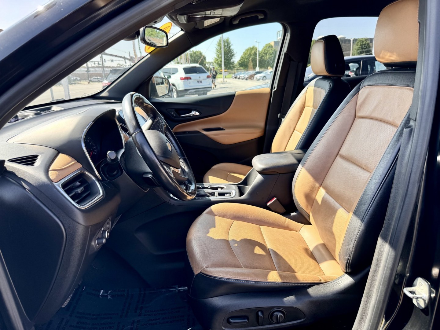 2020 BLACK Chevrolet Equinox Premier 2.0 2WD (2GNAXPEX9L6) with an 2.0L L4 DOHC 16V engine, 9A transmission, located at 7600 S Western Ave., Chicago, IL, 60620, (773) 918-3980, 0.000000, 0.000000- Photo#7