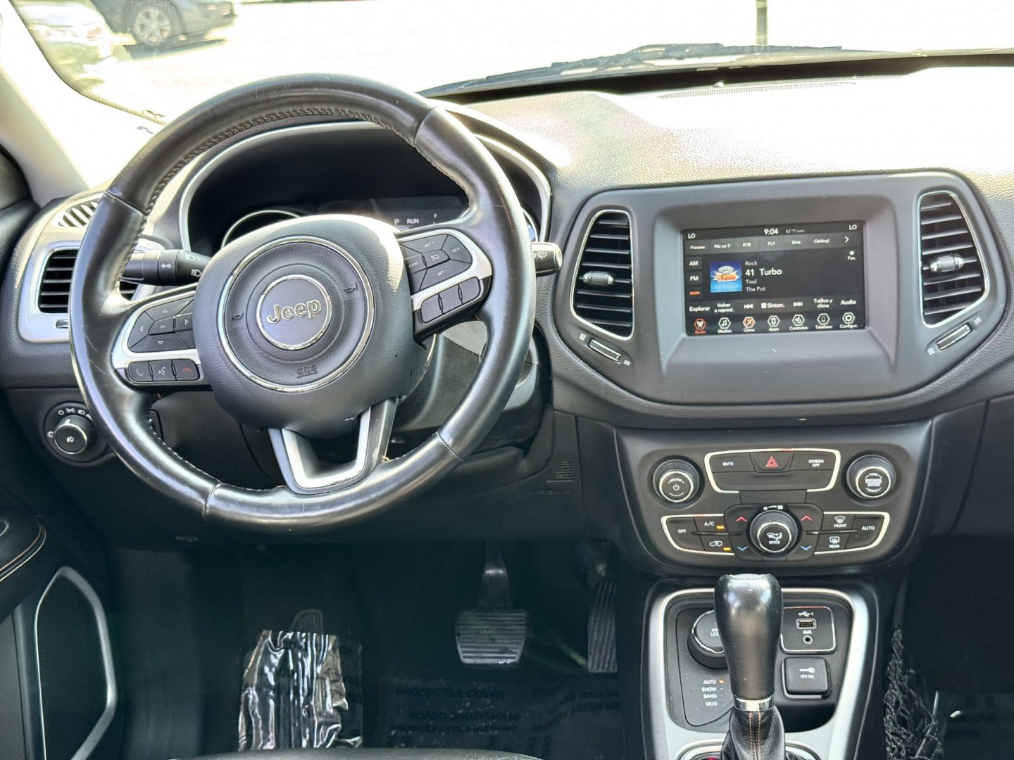 2019 GREEN Jeep Compass Sport 4WD (3C4NJDBB4KT) with an 2.4L L4 DOHC 16V engine, located at 7600 S Western Ave., Chicago, IL, 60620, (773) 918-3980, 0.000000, 0.000000- Photo#9