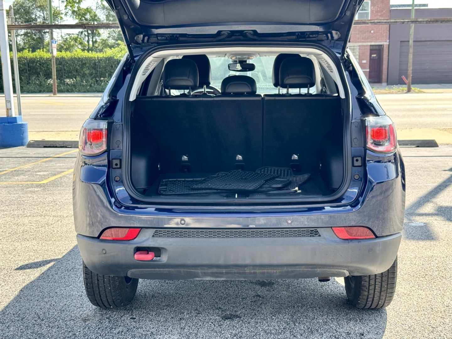 2021 BLUE Jeep Compass Trailhawk 4WD (3C4NJDDB7MT) with an 2.4L L4 DOHC 16V engine, 9A transmission, located at 7600 S Western Ave., Chicago, IL, 60620, (773) 918-3980, 0.000000, 0.000000- Photo#4
