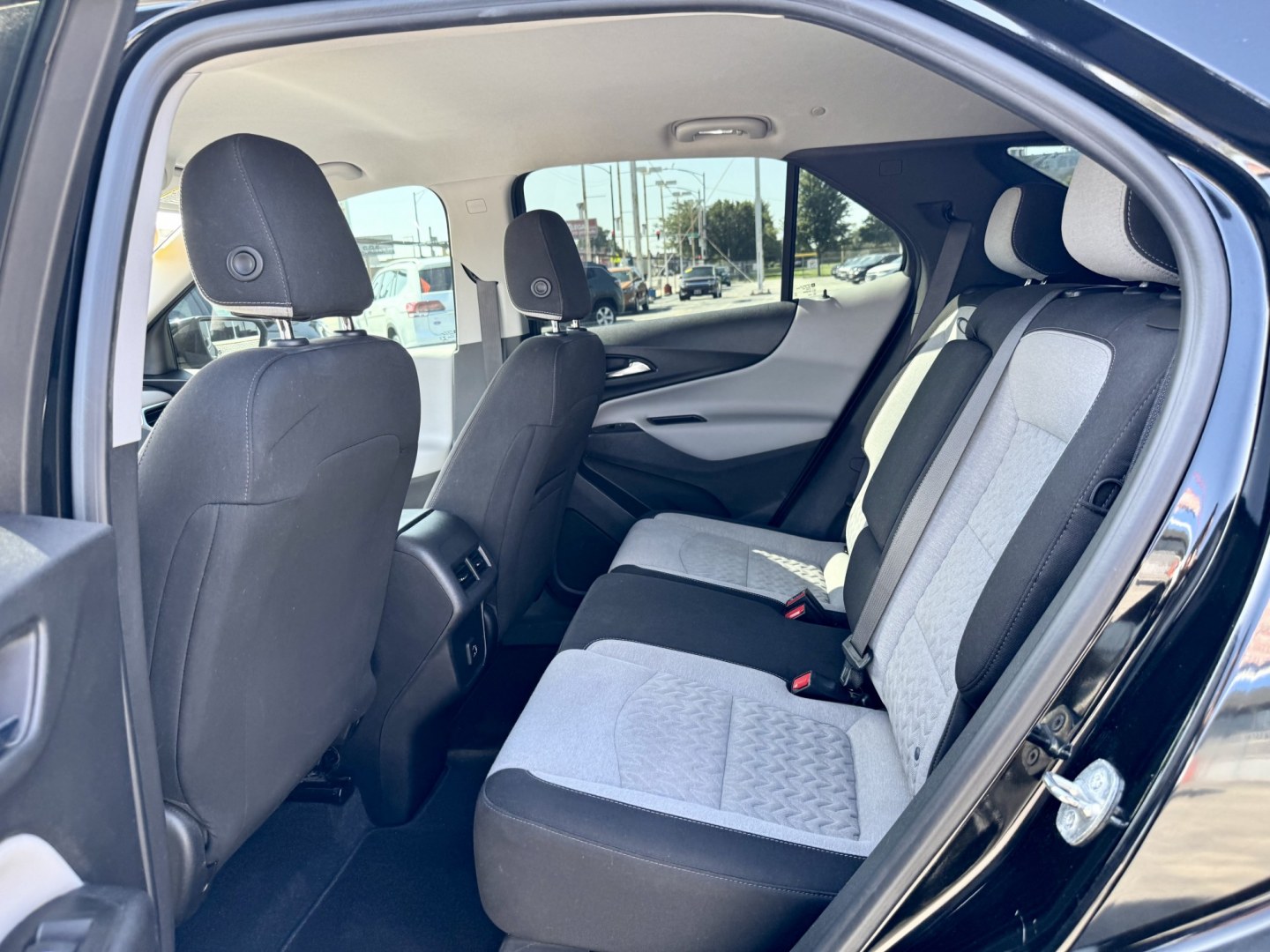 2022 BLACK Chevrolet Equinox LT 2WD (3GNAXJEV3NL) with an 1.5L L4 DOHC 16V TURBO engine, 6A transmission, located at 7600 S Western Ave., Chicago, IL, 60620, (773) 918-3980, 0.000000, 0.000000- Photo#8