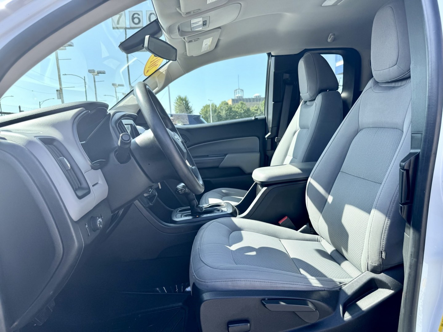 2019 WHITE Chevrolet Colorado Work Truck Ext. Cab 2WD (1GCHSBEN9K1) with an 3.6L V6 DOHC 24V GAS engine, 6A transmission, located at 7600 S Western Ave., Chicago, IL, 60620, (773) 918-3980, 0.000000, 0.000000- Photo#8