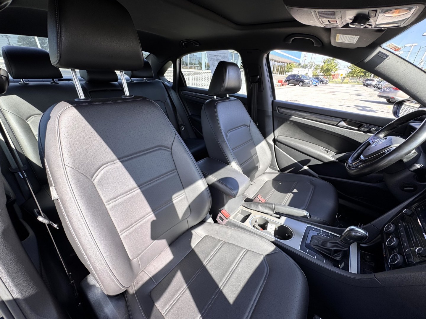 2021 BLUE Volkswagen Passat R-Line (1VWMA7A32MC) with an 2.0L L4 DOHC 16V engine, 6A transmission, located at 7600 S Western Ave., Chicago, IL, 60620, (773) 918-3980, 0.000000, 0.000000- Photo#10