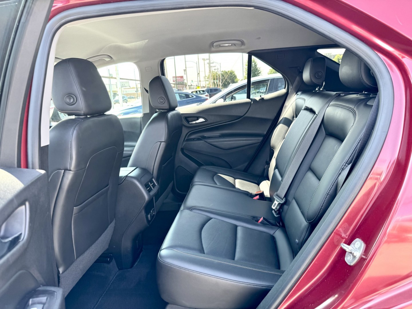 2018 RED Chevrolet Equinox Premier LT 2WD (2GNAXMEV9J6) with an 1.5L L4 DIR DOHC 16V TURBO engine, 6A transmission, located at 7600 S Western Ave., Chicago, IL, 60620, (773) 918-3980, 0.000000, 0.000000- Photo#6