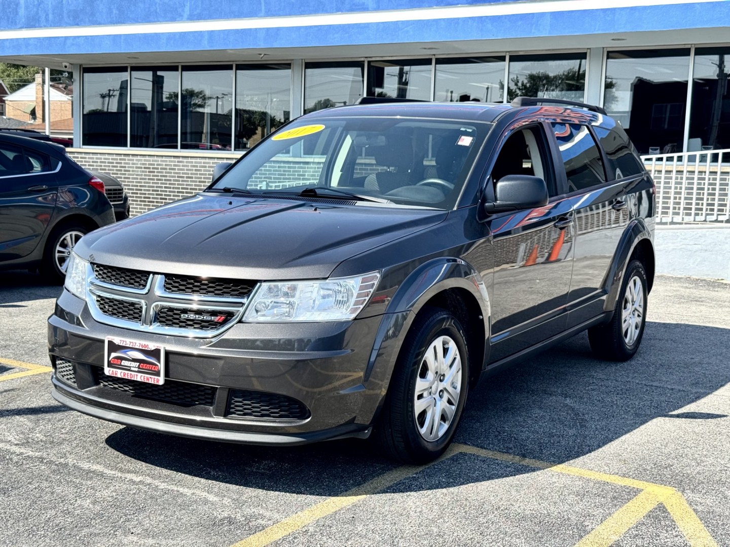 2017 GRAY Dodge Journey SE (3C4PDCAB6HT) with an 2.4L L4 DOHC 16V engine, 4A transmission, located at 7600 S Western Ave., Chicago, IL, 60620, (773) 918-3980, 0.000000, 0.000000- Photo#2