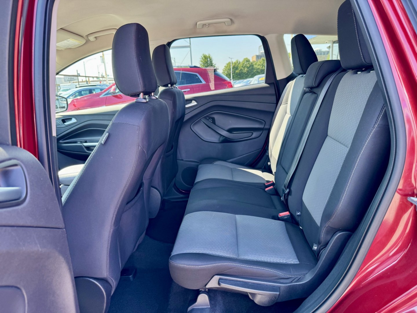 2019 RED Ford Escape SE 4WD (1FMCU9GDXKU) with an 1.5L L4 DOHC 16V engine, 6A transmission, located at 7600 S Western Ave., Chicago, IL, 60620, (773) 918-3980, 0.000000, 0.000000- Photo#8
