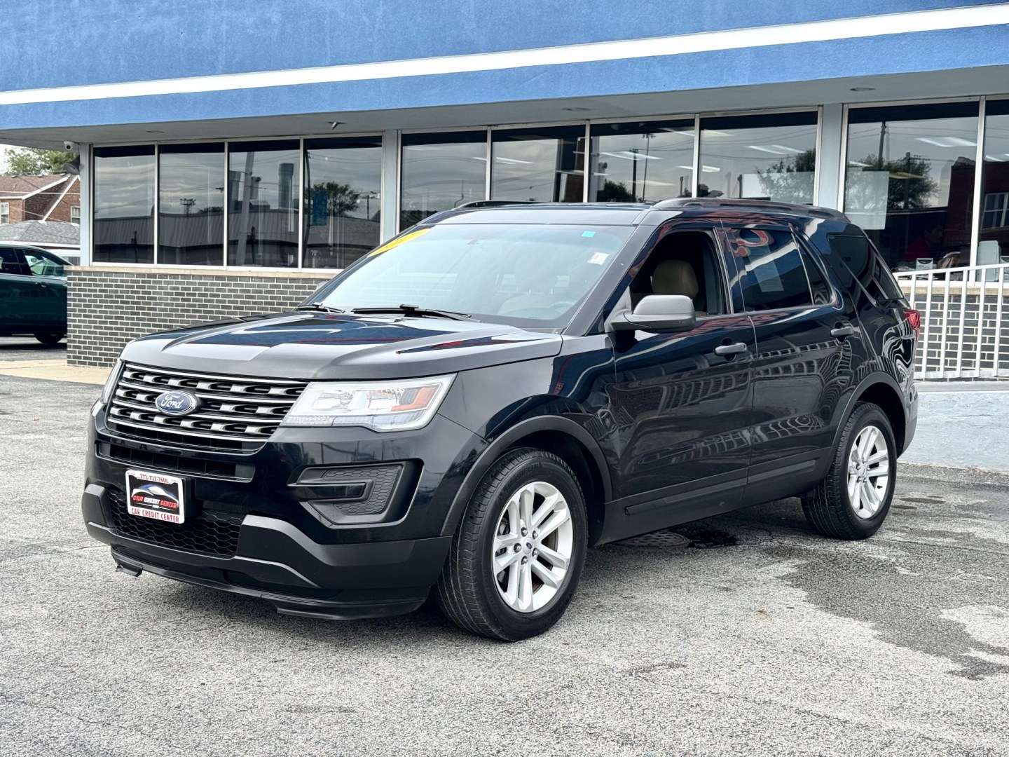 2017 BLACK Ford Explorer Base FWD (1FM5K7B87HG) with an 3.5L V6 DOHC 24V engine, 6A transmission, located at 7600 S Western Ave., Chicago, IL, 60620, (773) 918-3980, 0.000000, 0.000000- Photo#2