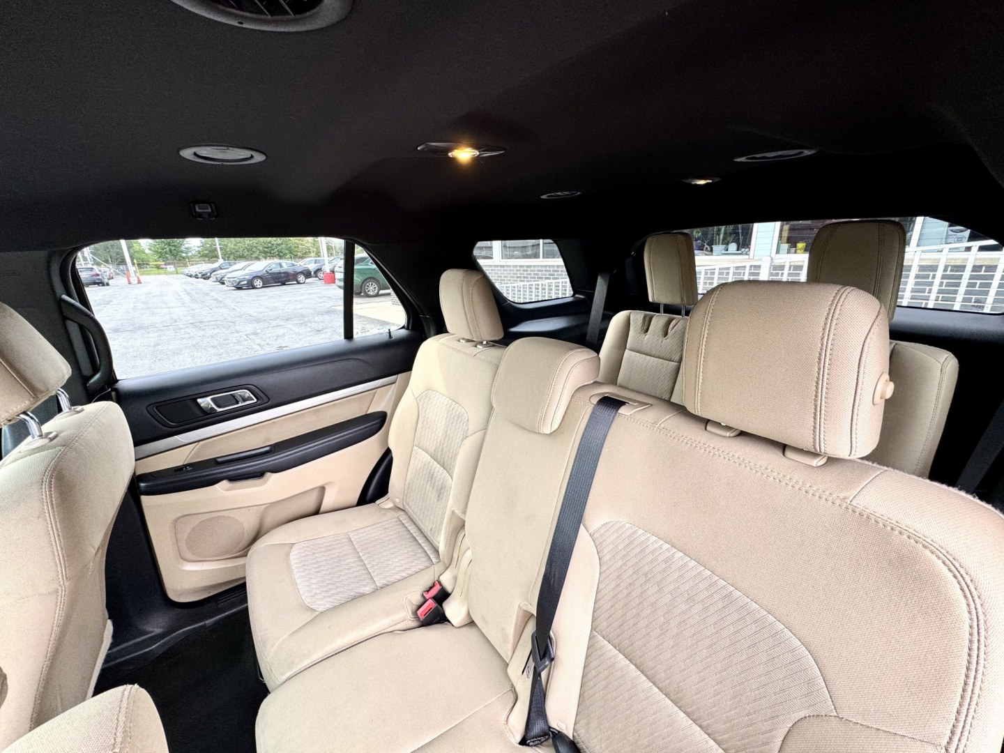 2017 BLACK Ford Explorer Base FWD (1FM5K7B87HG) with an 3.5L V6 DOHC 24V engine, 6A transmission, located at 7600 S Western Ave., Chicago, IL, 60620, (773) 918-3980, 0.000000, 0.000000- Photo#9