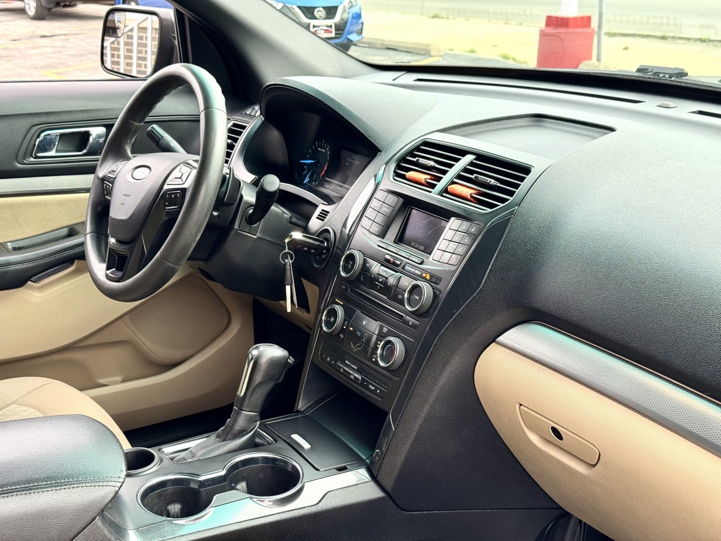 2017 BLACK Ford Explorer Base FWD (1FM5K7B87HG) with an 3.5L V6 DOHC 24V engine, 6A transmission, located at 7600 S Western Ave., Chicago, IL, 60620, (773) 918-3980, 0.000000, 0.000000- Photo#11