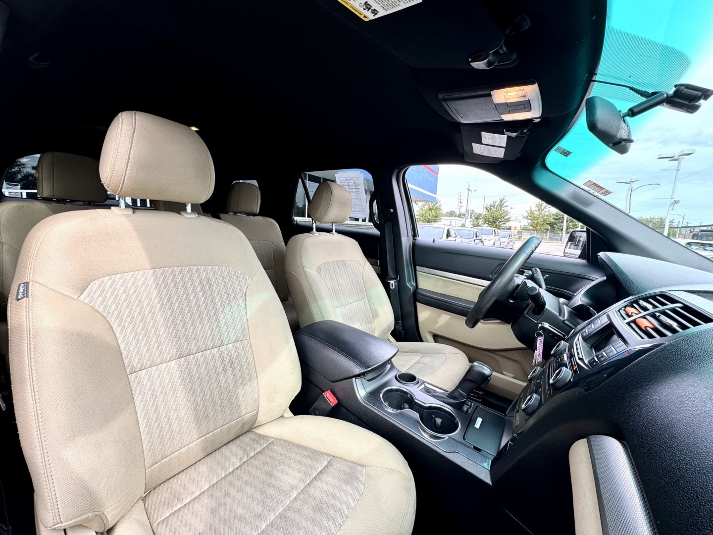 2017 BLACK Ford Explorer Base FWD (1FM5K7B87HG) with an 3.5L V6 DOHC 24V engine, 6A transmission, located at 7600 S Western Ave., Chicago, IL, 60620, (773) 918-3980, 0.000000, 0.000000- Photo#13