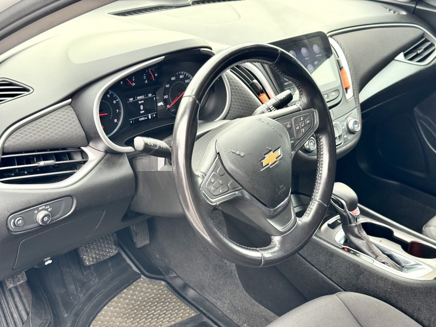 2021 WHITE Chevrolet Malibu RS (1G1ZG5ST6MF) with an 1.5L L4 DOHC 16V engine, 6A transmission, located at 7600 S Western Ave., Chicago, IL, 60620, (773) 918-3980, 0.000000, 0.000000- Photo#5