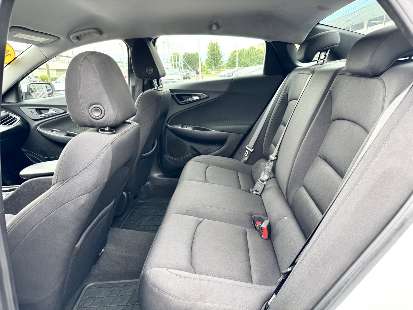2021 WHITE Chevrolet Malibu RS (1G1ZG5ST6MF) with an 1.5L L4 DOHC 16V engine, 6A transmission, located at 7600 S Western Ave., Chicago, IL, 60620, (773) 918-3980, 0.000000, 0.000000- Photo#8