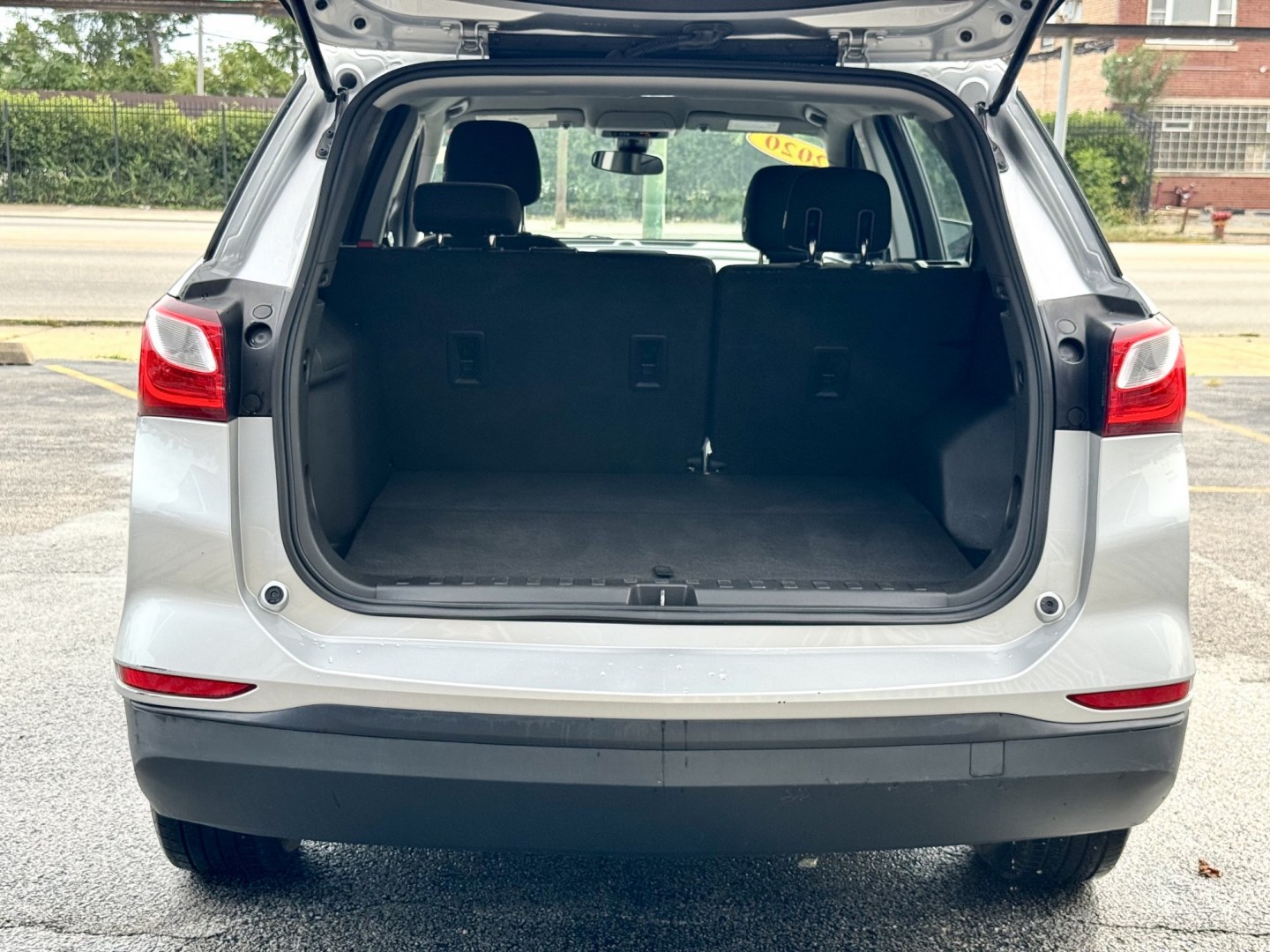 2020 SILVER Chevrolet Equinox LS 2WD (3GNAXHEVXLS) with an 1.5L L4 DIR DOHC 16V TURBO engine, 6A transmission, located at 7600 S Western Ave., Chicago, IL, 60620, (773) 918-3980, 0.000000, 0.000000- Photo#4