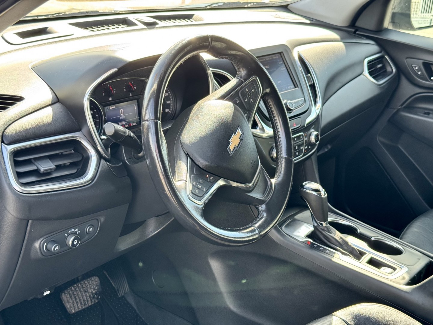 2020 BLACK Chevrolet Equinox LT 2WD (3GNAXKEV7LL) with an 1.5L L4 DIR DOHC 16V TURBO engine, 6A transmission, located at 7600 S Western Ave., Chicago, IL, 60620, (773) 918-3980, 0.000000, 0.000000- Photo#5