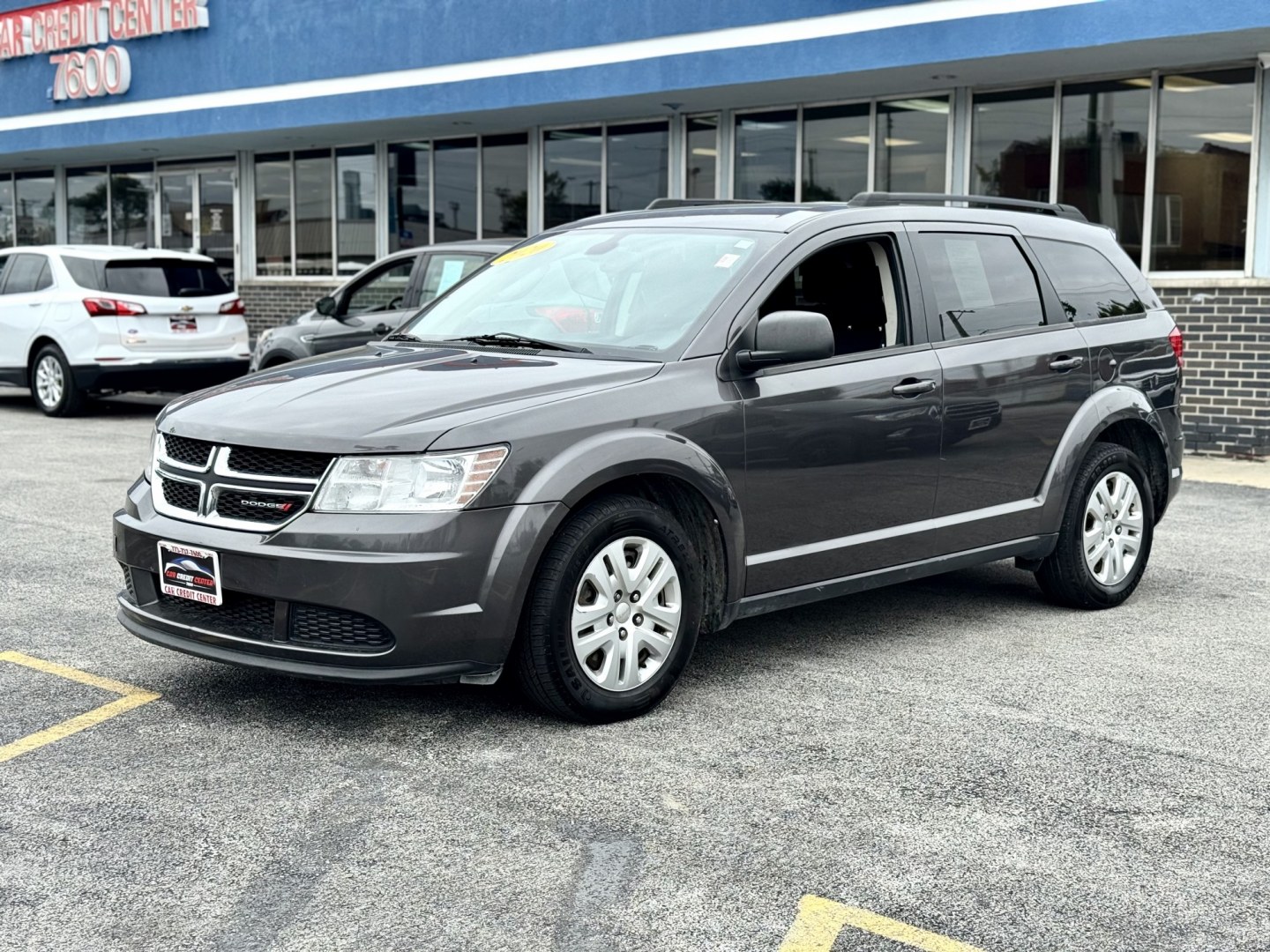 2020 GRAY Dodge Journey SE Value (3C4PDCAB1LT) with an 2.4L L4 DOHC 16V engine, 6A transmission, located at 7600 S Western Ave., Chicago, IL, 60620, (773) 918-3980, 0.000000, 0.000000- Photo#2