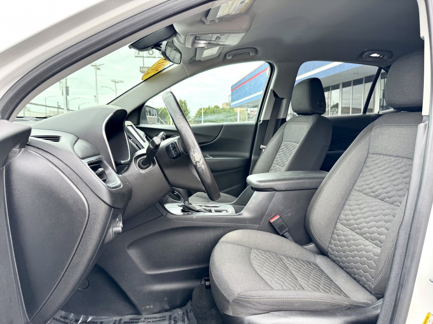 2018 WHITE Chevrolet Equinox LT 2WD (2GNAXJEV4J6) with an 1.5L L4 DIR DOHC 16V TURBO engine, 6A transmission, located at 7600 S Western Ave., Chicago, IL, 60620, (773) 918-3980, 0.000000, 0.000000- Photo#7