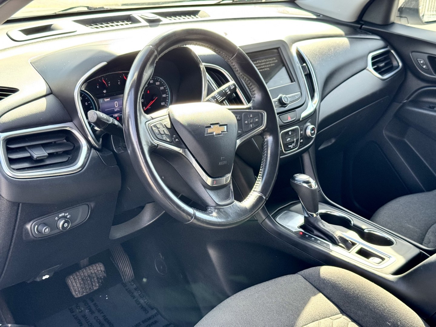 2019 SILVER Chevrolet Equinox LT 2WD (2GNAXJEV5K6) with an 1.5L L4 DIR DOHC 16V TURBO engine, 6A transmission, located at 7600 S Western Ave., Chicago, IL, 60620, (773) 918-3980, 0.000000, 0.000000- Photo#5