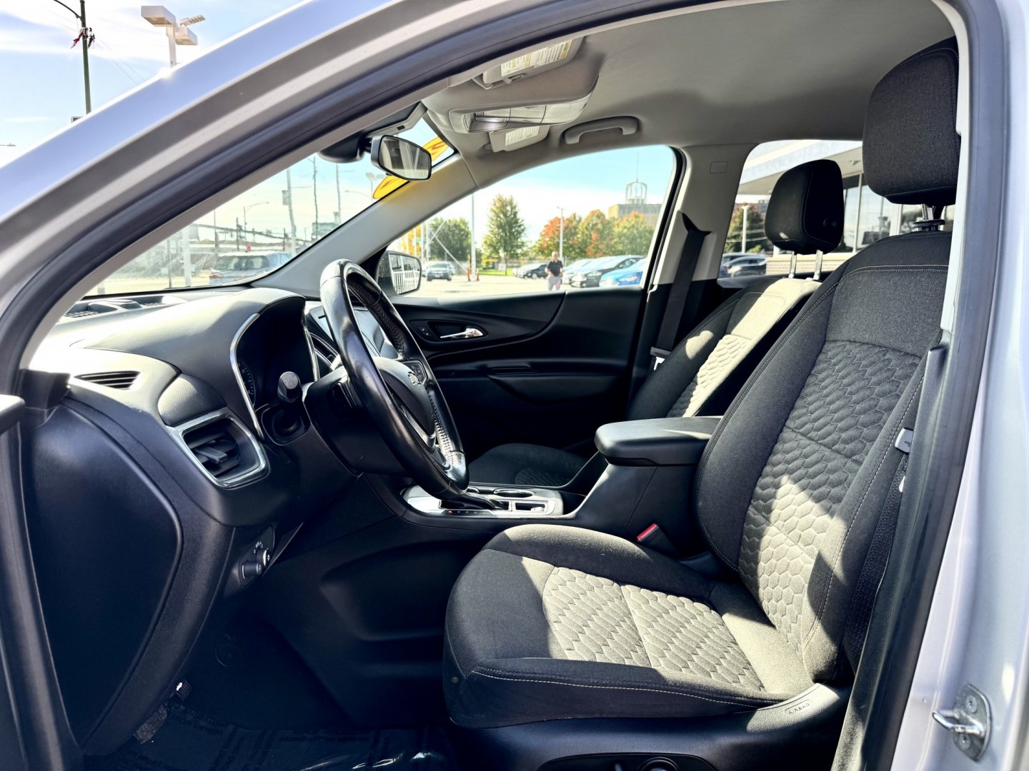 2019 SILVER Chevrolet Equinox LT 2WD (2GNAXJEV5K6) with an 1.5L L4 DIR DOHC 16V TURBO engine, 6A transmission, located at 7600 S Western Ave., Chicago, IL, 60620, (773) 918-3980, 0.000000, 0.000000- Photo#7